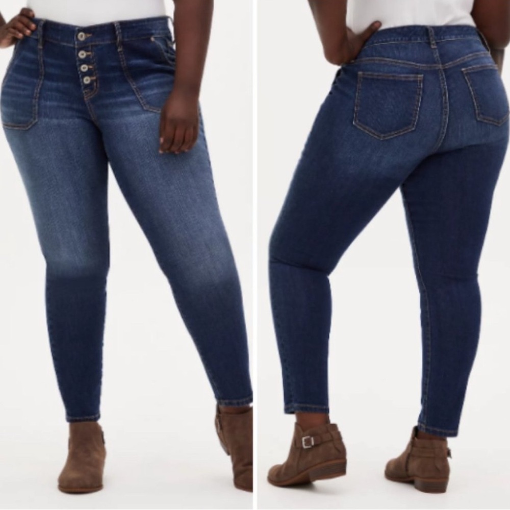 Torrid - Mid Rise Skinny Jean, Vintage Stretch Medium Wash
Size: 12R, VGUC